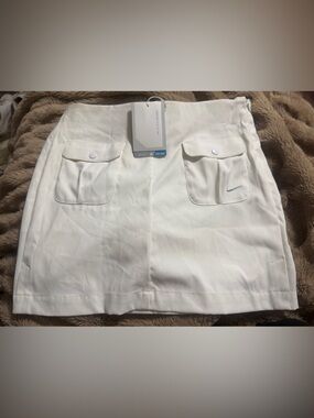 Nike White Pocket Golf Skirt girls ages 10-12 size medium. NWT Dri-Fit Skort